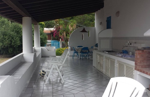 Vulcano Porto Villa | Villa Liliana: 2 + 2 lits, vue panoramique, 200 mt. de la mer.