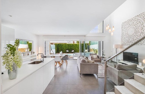 Correeira Villa | Villa Lirio by OCvillas