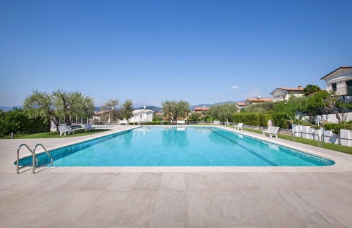 Cisano Villa | Villa Lisi With Pool