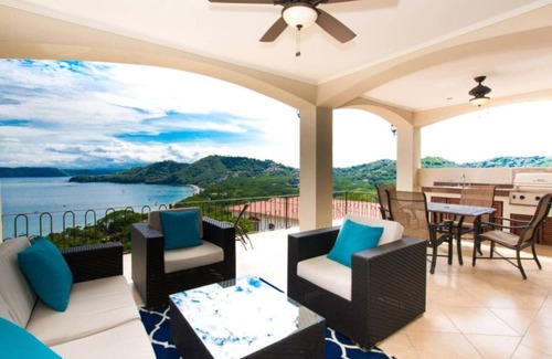 Playa Hermosa Copropriété | Villa Lorenzo Family Villa with Spectacular Views from Penthouse