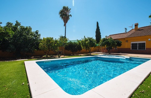 Almensilla Chalet De Ski | Villa Los Naranjos, oasis avec jacuzzi à 15 minutes de Séville