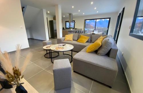 Mercury Maison | Villa Lounge