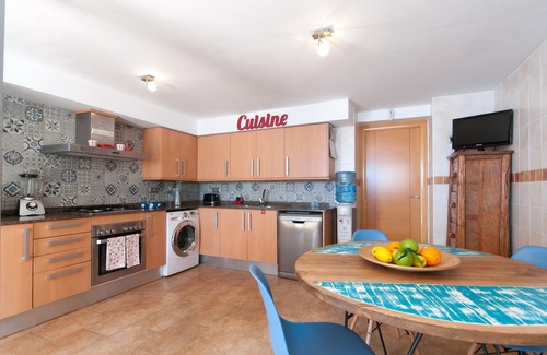 Cervello Villa | Villa Lucrezia Barcelona :) Petit déjeuner inclus :)