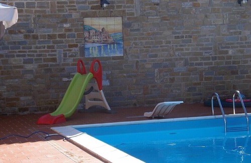 Santa Maria di Castellabate Villa | Villa Ludovica: Un appartement élégant et accueillant qui fait partie d'une villa située sur une colline.