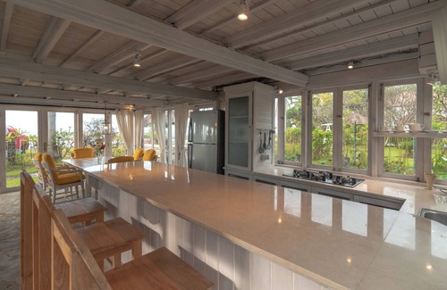 Dencarik Villa | BEACH FRONT villa privée à Seririt