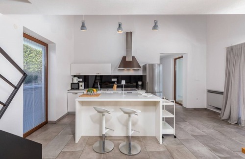 Sveti Petar u Sumi Villa | Villa Luna Bianca - Villa de construction moderne avec piscine privée et bain a remous