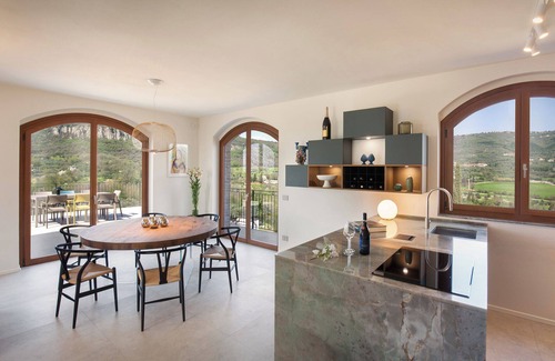 Marciaga Villa | Villa 'Luxury Monte Orione Garda' avec vue sur le lac, Wi-Fi et climatisation