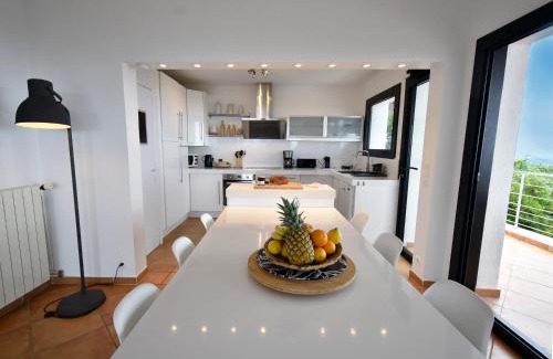 Cavalaire-sur-Mer Maison | Villa luxueuse moderne avec piscine & récemment rénovée, vue mer exceptionnelle!
