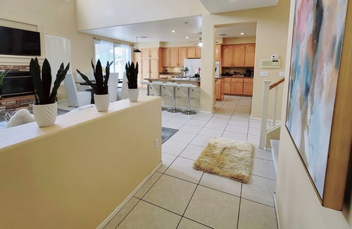 Spring Valley Maison | Villa Luxur- Modern Stylish house W/ Gym & Spa
