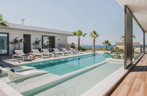 Kissamos Villa | Villa privée en pierre avec piscine intérieure chauffée