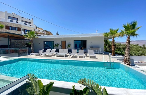 Kissamos Villa | Villa Lydia with a heated indoor pool
