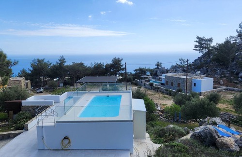 Anatoli Maison | VILLA - M. Piscine privée jacuzzi et cour.