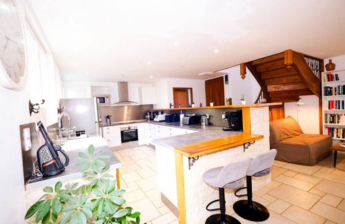 Castelnau-de-Montmiral Villa | Villa Maurine - Piscine chauffée, Spa, Wifi, Clim, Fitness