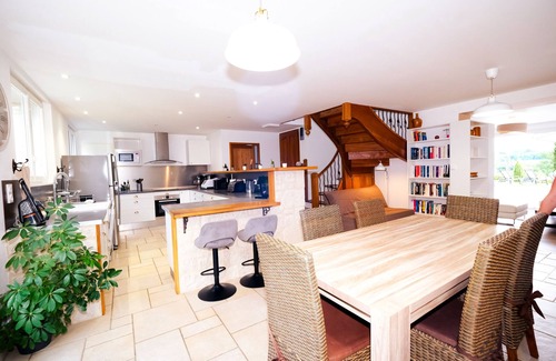Castelnau-de-Montmiral Villa | Villa Maurine - Piscine chauffée, Spa, Wifi, Clim, Fitness