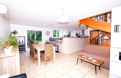 Castelnau-de-Montmiral Villa | Villa Maurine - Piscine chauffée, Spa, Wifi, Clim, Fitness