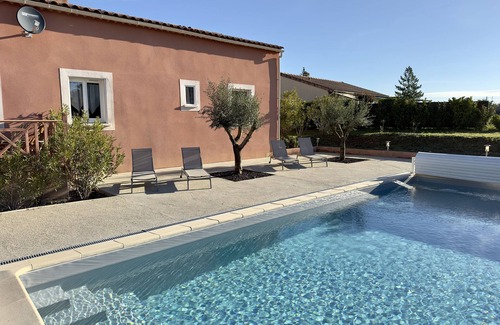 Berrias-et-Casteljau Villa | Villa MaBri, villa de vacances moderne avec piscine et tout confort