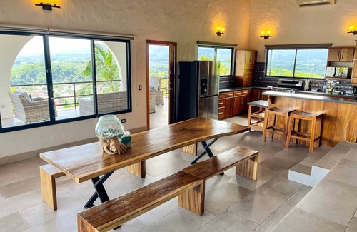El Cerro Maison | Villa Macaw Luxury 5 Bdrm, Pool, Ocean, Surf & Sunset Views