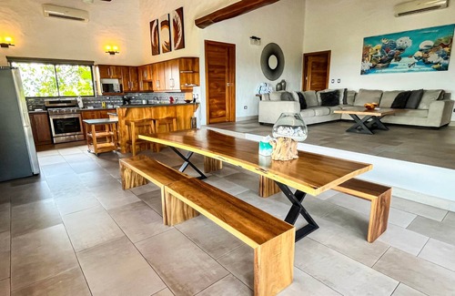 El Cerro Maison | Villa Macaw Luxury 5 Bdrm, Pool, Ocean, Surf & Sunset Views
