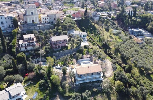 Albisano Appartement | Villa Malù - APT Luisa Piscina e vista lago