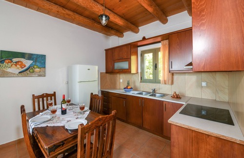 Milia Villa | Villa 'Malathiros 4 with Private Pool' avec vue sur la mer, Wi-Fi et climatisation