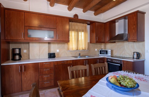 Milia Villa | Villa 'Malathiros 6 with Private Pool' avec vue sur la mer, Wi-Fi et climatisation