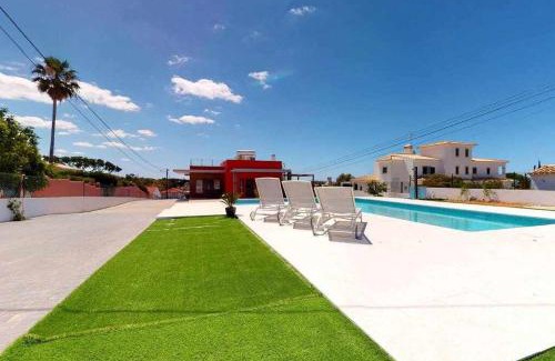 Quarteira Villa | Villa Malmequer by FHR private