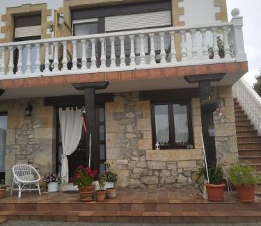 Santa Cruz de Bezana Maison | VILLA Mamuki- habitación doble con balcón