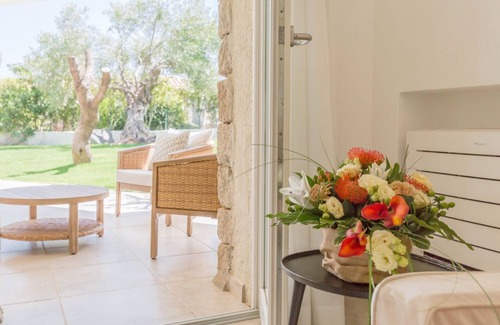 Castiadas Villa | VILLA MANDORLO 500 meters from the sea, with garden, private pool, and sea view