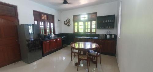 Panadura Villa | Villa Mango Tree in Keselwatta, Panadura