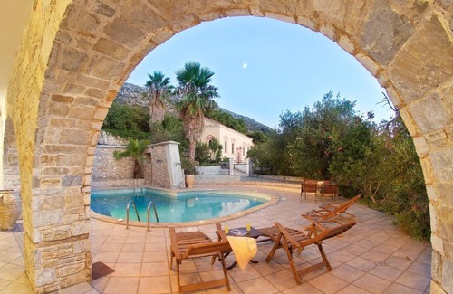 Argostoli Villa | Villa Mantenuta, villa de 4 chambres avec piscine privée, barbecue et vue imprenable sur la mer !!