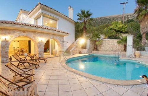 Argostoli Villa | Villa Mantenuta, villa de 4 chambres avec piscine privée, barbecue et vue imprenable sur la mer !!
