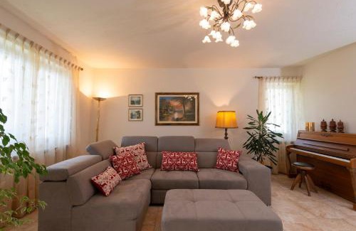 Aosta Appartement | Villa Mara - Aosta - 200 mq - WiFi - Jacuzzi - Parcheggio - Giardino