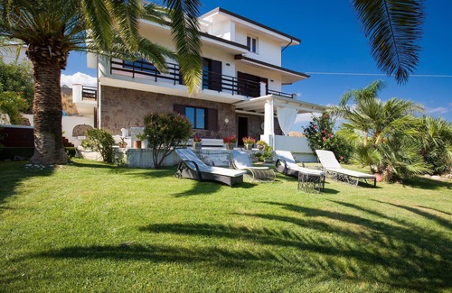 Brancaleone Marina Maison | Superbe maison de 5 chambres à.
