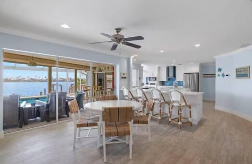 Eight Lakes Maison | Villa Margarita - 4 Bedroom w/ Beautiful Lake View and Gulf Access!