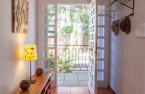 Salobrena Villa | Villa Maria Jesus avec vue sur mer et montagne, piscine, jardin et Wi-Fi.