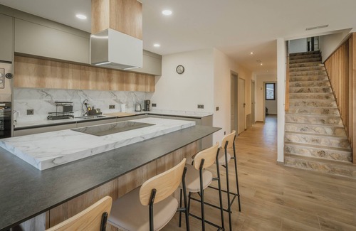 Peguerinos Villa | Villa 'Marieta' avec vue sur lac, Wi-Fi et climatisation