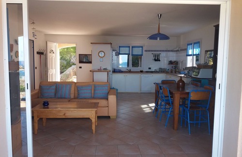 Tizzano Villa | Villa sul mare,climatizzata,wi fi ,per una vacanza serena