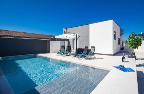 Gajana Villa | Villa Marsel