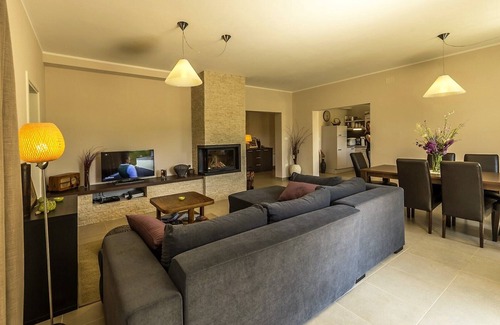 Brajkovici Villa | Villa Marten avec jardin clôturé et piscine privée à débordement
