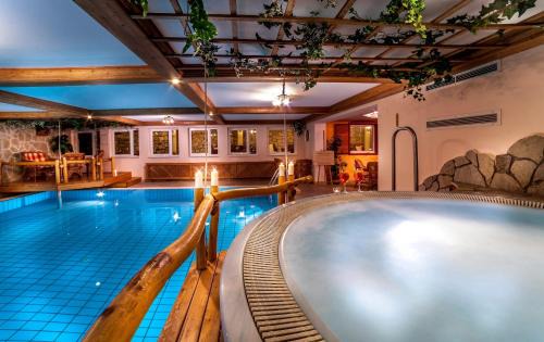 Veszprem Hôtel | Villa Medici Hotel & Restaurant