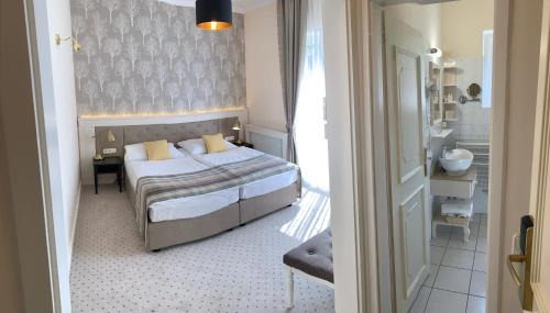 Veszprem Hôtel | Villa Medici Hotel & Restaurant