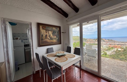 Tossa de Mar Maison | Villa "Mediterraneo" avec vue sur la mer, piscine et Wi-Fi.