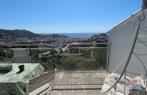Tossa de Mar Maison | Villa "Mediterraneo" avec vue sur la mer, piscine et Wi-Fi.