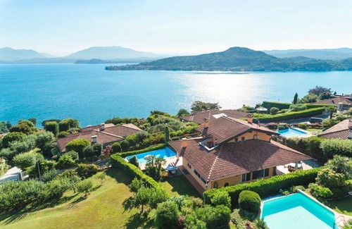 Arona Villa | Villa Meina - Quatre Chambres Villa, Couchages 8