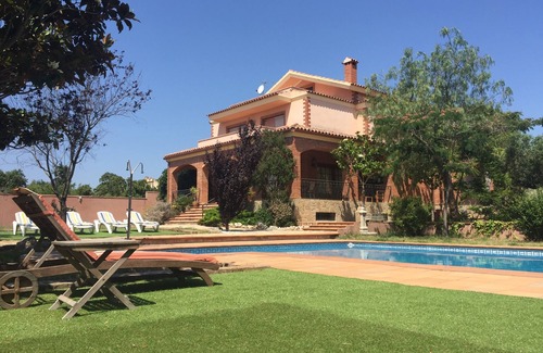 Botarell Villa | Villa Mercè. Gold Coast