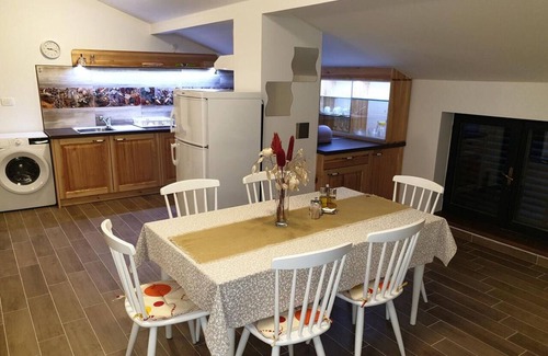 Sarsoni Villa | Villa Meri avec piscine privée, 12 personnes, jardin, WiFi gratuit, terrasse couverte, barbecue