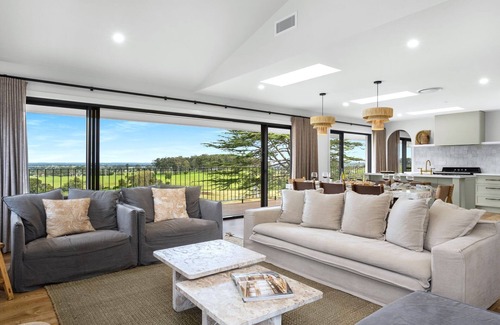 Meroo Meadow Maison | Villa Meroo Pay 2 stay 3 when booking a weekend May - September