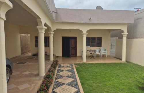 Agbodrafo Maison | Villa meublée avec parking privé et jardin Lomé Djagblé