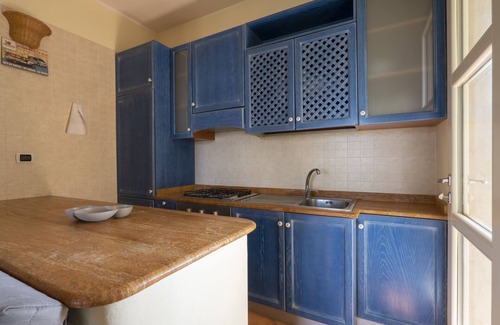 Baia Verde Appartement | Villa Mimosa located in the Ammiragia Residence in Baia Verde, 9/10 beds