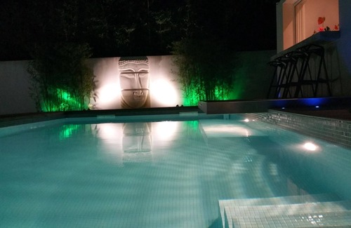 Verargues Villa | Villa moderne climatisée, piscine privée, jardin Zen, salle de sport